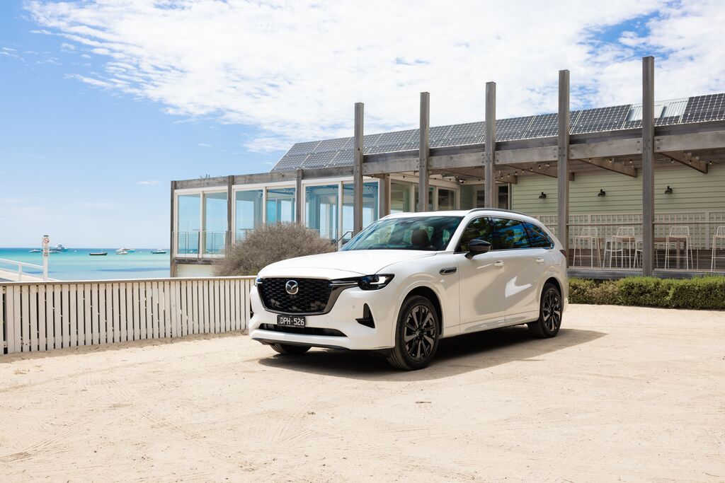 Medium Mazda CX 80 Socials 043