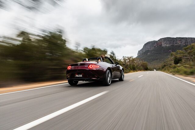 Small Mazda MX 5 35th Anniversary Edition 124 WEB